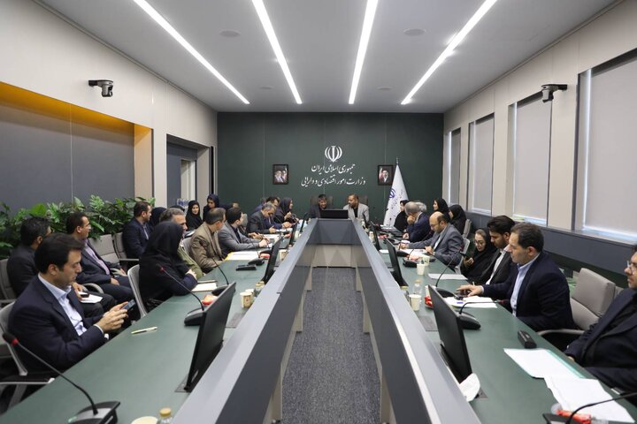 نهمین جلسه هماهنگی و بررسی عملکرد موسسات عامل در پرداخت تسهیلات حمایت از حفظ اشتغال بنگاه های اقتصادی در شرایط اضطرار