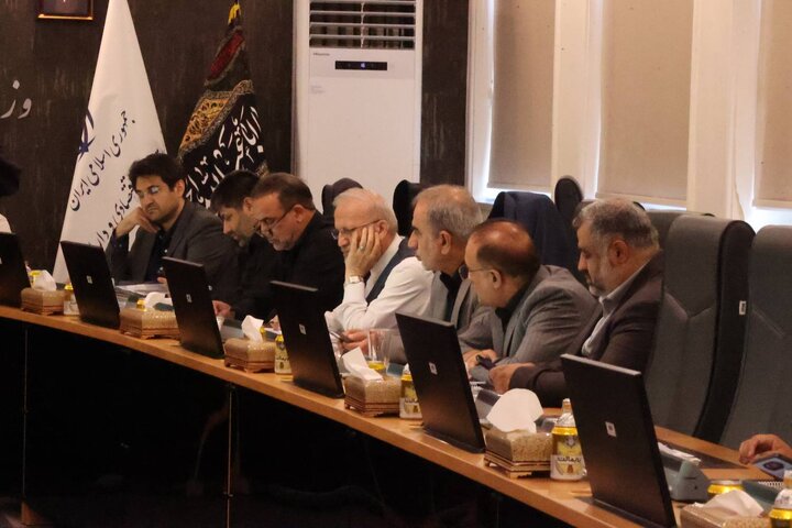 نشست وزیر اقتصاد با اعضای کمیسیون اقتصادی مجلس