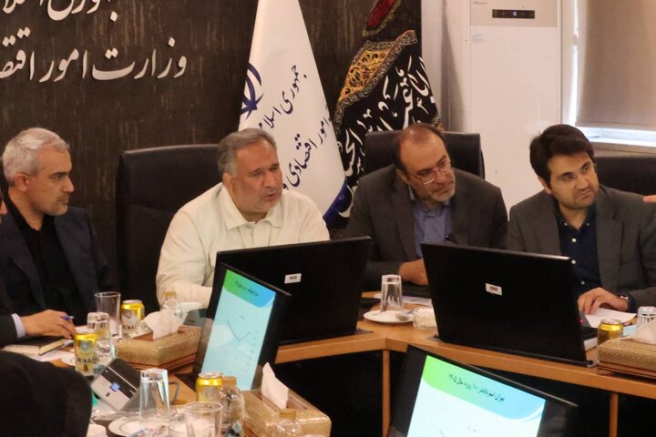 نشست وزیر اقتصاد با اعضای کمیسیون اقتصادی مجلس