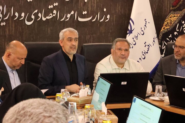 نشست وزیر اقتصاد با اعضای کمیسیون اقتصادی مجلس