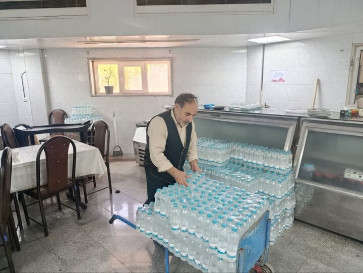 ثبت لحظاتی از زحمات همکاران و تلاش شبانه‌روزی کمیته های پشتیبانی در تأمین پذیرایی و اسکان مهمانان در مراسم تشییع آقای شهید ایران در شهر مقدس قم