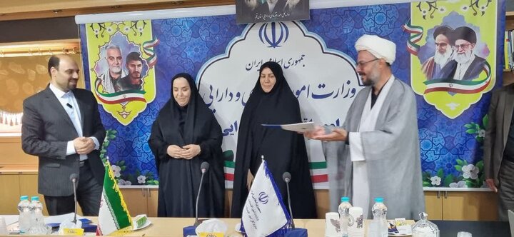 تجلیل از عوامل اجرایی میزبانی در مراسم تشییع رهبر شهید