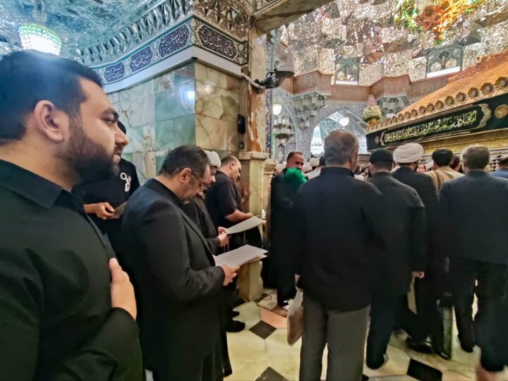 حضور همکاران اداره کل امور اقتصادی و دارایی در مراسم یادبود رهبر شهید در حرم حضرت معصومه (س)