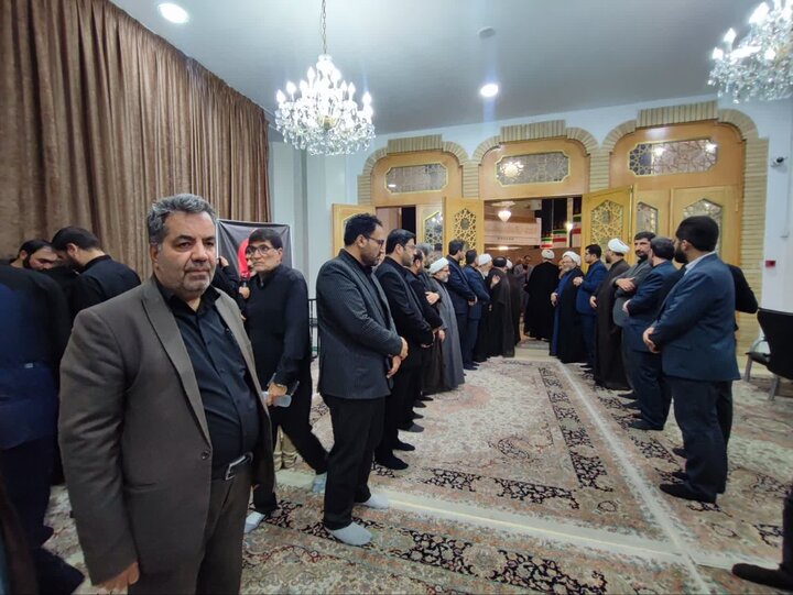 حضور همکاران اداره کل امور اقتصادی و دارایی در مراسم یادبود رهبر شهید در حرم حضرت معصومه (س)