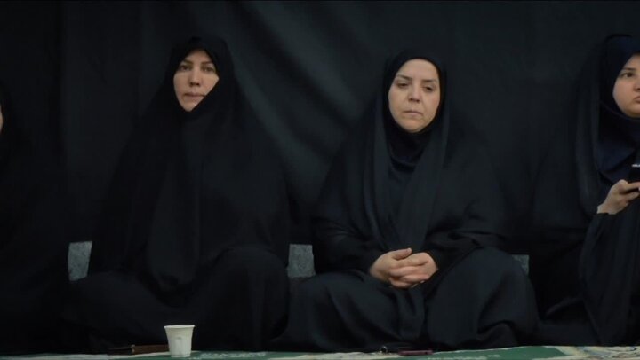 تصاویری از برگزاری مراسم بزرگداشت رهبر شهید انقلاب با حضور مدیران  دستگاه‌های تابعه وزارت اقتصاد در اداره کل امور اقتصادی و دارایی استان قم