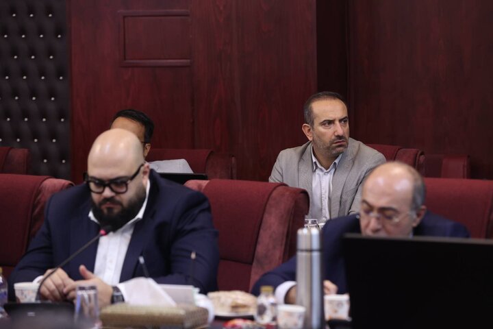 دیدار وزیر اقتصاد با اعضای مجمع کارآفرینان ایران