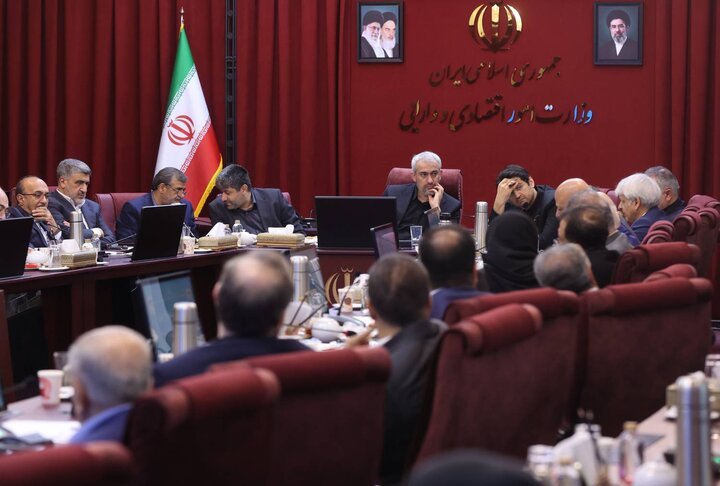 دیدار وزیر اقتصاد با اعضای مجمع کارآفرینان ایران