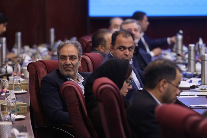 دیدار وزیر اقتصاد با اعضای مجمع کارآفرینان ایران