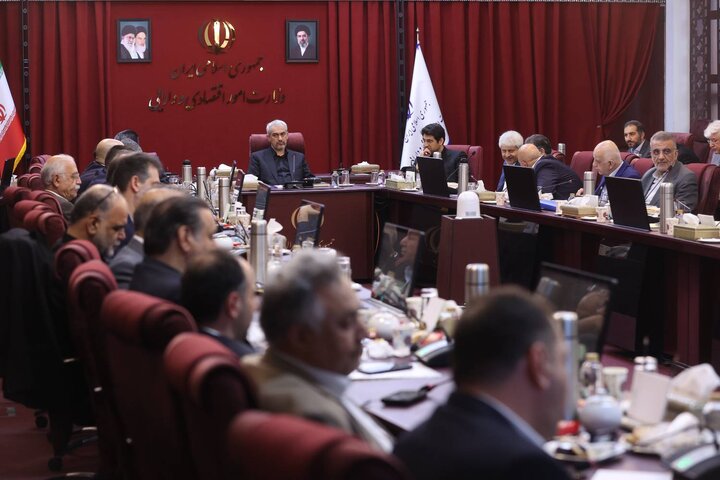 دیدار وزیر اقتصاد با اعضای مجمع کارآفرینان ایران