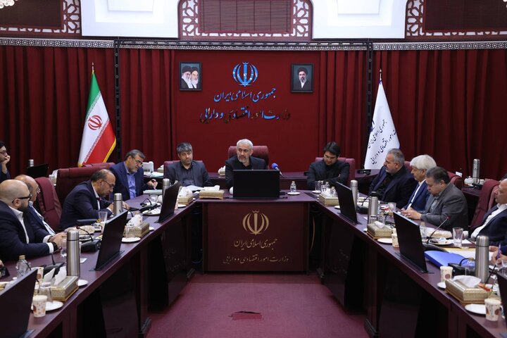 دیدار وزیر اقتصاد با اعضای مجمع کارآفرینان ایران