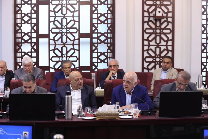 دیدار وزیر اقتصاد با اعضای مجمع کارآفرینان ایران