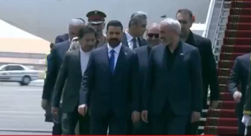 نخست‌وزیر عراق با استقبال وزیر اقتصاد وارد تهران شد