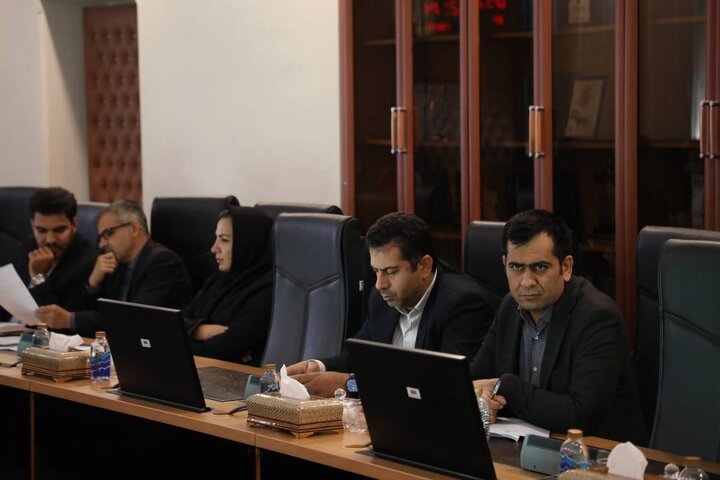 جلسه بررسی عملکرد موسسات عامل در پرداخت تسهیلات شرایط اضطرار و تسهیلات تبصره (۱۸)و(۲) قوانین بودجه سال ۱۴۰۲ و ۱۴۰۳