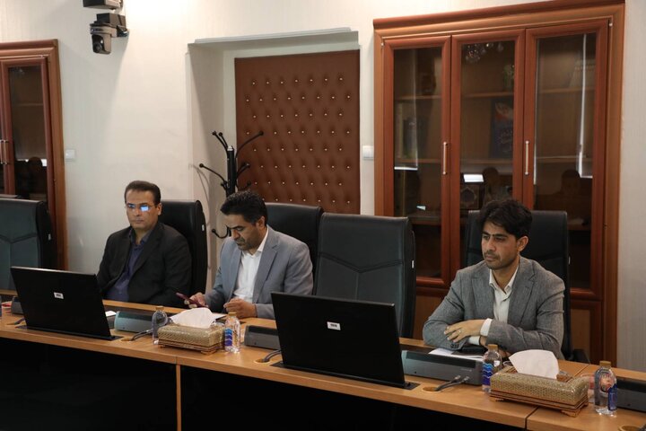 جلسه بررسی عملکرد موسسات عامل در پرداخت تسهیلات شرایط اضطرار و تسهیلات تبصره (۱۸)و(۲) قوانین بودجه سال ۱۴۰۲ و ۱۴۰۳