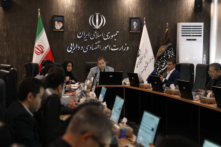 جلسه بررسی عملکرد موسسات عامل در پرداخت تسهیلات شرایط اضطرار و تسهیلات تبصره (۱۸)و(۲) قوانین بودجه سال ۱۴۰۲ و ۱۴۰۳