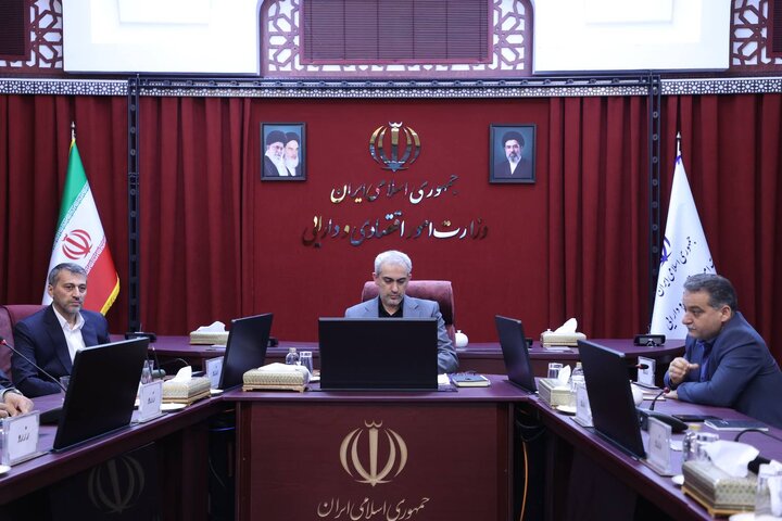 آیین تکریم و معارفه دبیر شورای عالی مناطق آزاد برگزار شد/ ماموریت وزیر اقتصاد به فروزان برای اجرای «برنامه بازآفرینی و تحول مناطق آزاد»  