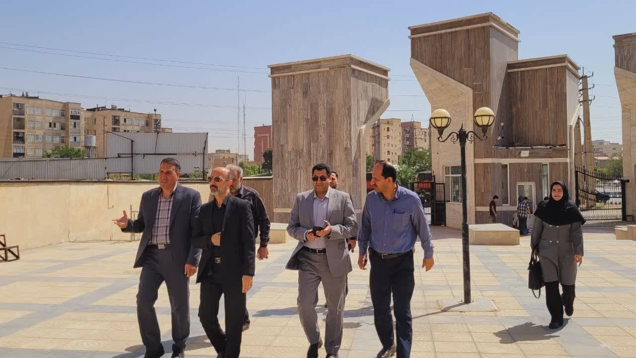 بازدید نماینده وزیر اقتصاد از مرکز جامع زنان و درمان ناباروری جهاددانشگاهی