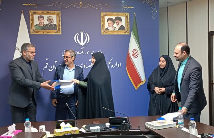 آلبوم تصویری آیین ابلاغ احکام سرپرستان گروه‌های تخصصی واحدهای معاونت های نظارت و مالی و اقتصادی