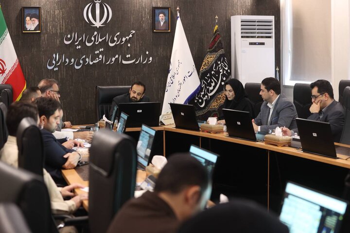 جزئیات برگزاری هجدهمین نمایشگاه بورس، بانک و بیمه بررسی شد/ تأکید بر هم‌افزایی ارکان بازارهای مالی