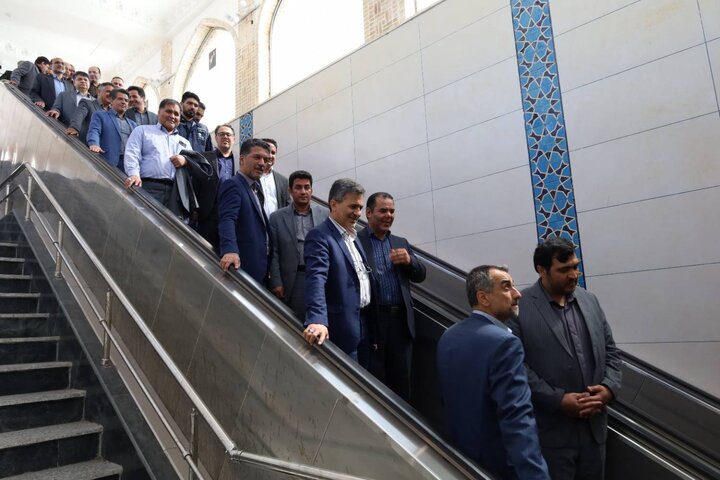 بازدید نماینده وزیر و مدیرکل امور اقتصادی و دارایی خراسان رضوی از خط 3 قطار شهری مشهد