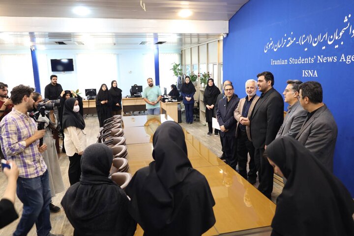 بازدید مدیرکل امور اقتصادی و دارایی استان خراسان رضوی از خبرگزاری ایسنا به مناسبت گرامیداشت هفته خبرنگار