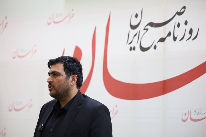 بازدید مدیرکل امور اقتصادی و دارایی خراسان رضوی از روزنامه خراسان به مناسبت هفته خبرنگار