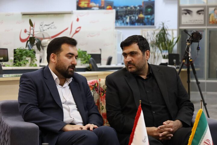 بازدید مدیرکل امور اقتصادی و دارایی خراسان رضوی از روزنامه خراسان به مناسبت هفته خبرنگار