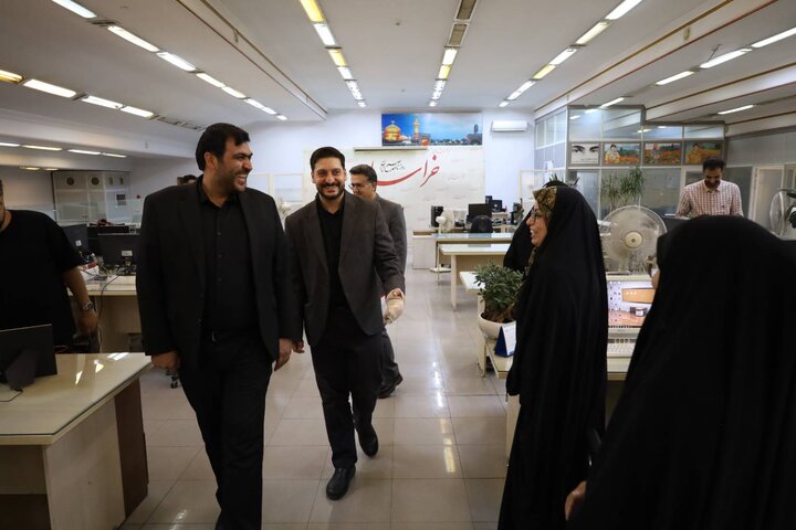بازدید مدیرکل امور اقتصادی و دارایی خراسان رضوی از روزنامه خراسان به مناسبت هفته خبرنگار