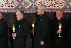 حضور وزیر اقتصاد در آیین خطبه‌خوانی شب شهادت امام رضا(ع) در حرم مطهر رضوی