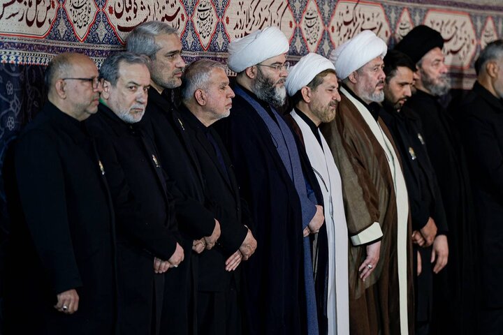 گزارش ویدئویی/حضور وزیر اقتصاد و آیت الله مروی در مراسم شام غریبان شهادت امام رضا (ع)