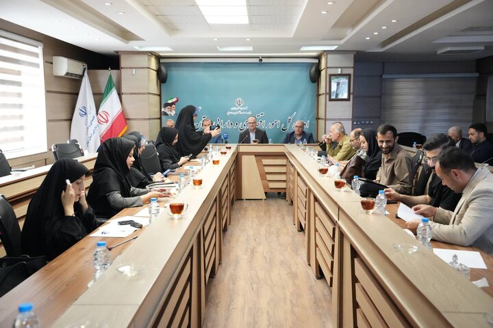 برگزاری نشست خبری و تجلیل از خبرنگاران و رسانه‌های فعال در اداره کل امور اقتصادی و دارایی گیلان