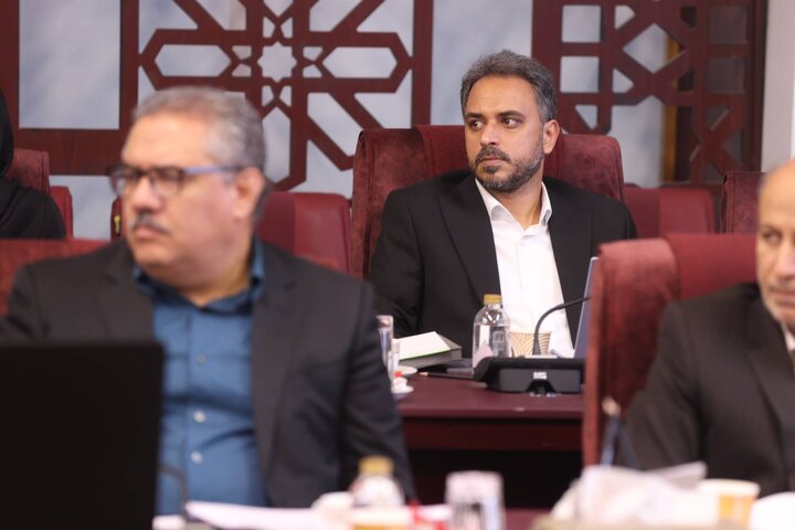 نشست مشترک وزیر اقتصاد با دبیر شورا و مدیران مناطق آزاد