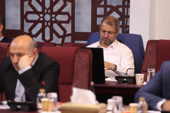 نشست مشترک وزیر اقتصاد با دبیر شورا و مدیران مناطق آزاد