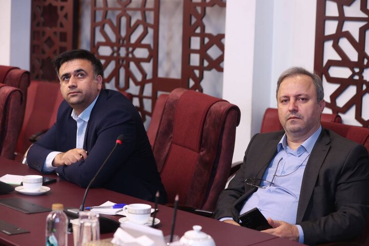 نشست مشترک وزیر اقتصاد با دبیر شورا و مدیران مناطق آزاد