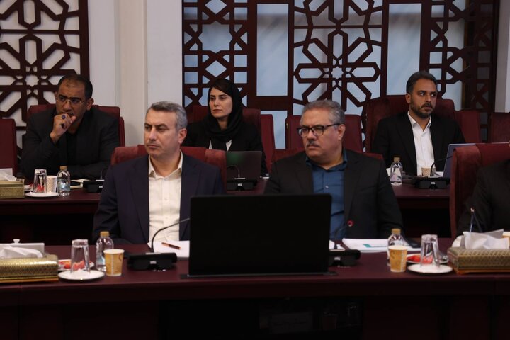 نشست مشترک وزیر اقتصاد با دبیر شورا و مدیران مناطق آزاد