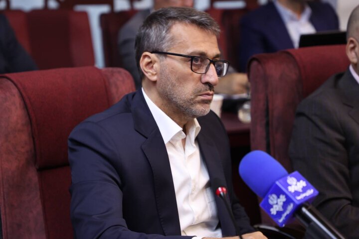 نشست مشترک وزیر اقتصاد با دبیر شورا و مدیران مناطق آزاد