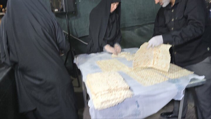 آلبوم تصویری آغاز خدمت رسانی موکب بانک ملی ایران در ایام پایانی ماه صفر با حضور نیره مظهر مدیرکل امور اقتصادی و دارایی استان قم