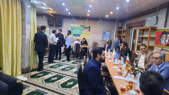 گزارش تصویری اولین شب از سه شب برگزاری میز ارتباطات چهره به چهره مدیرکل امور اقتصادی و دارایی و نمایندگان بانکی و بیمه ای استان قم با فعالان اقتصادی در خصوص تسهیلات تبصره ۲ و تسهیلات شرایط اضطرار