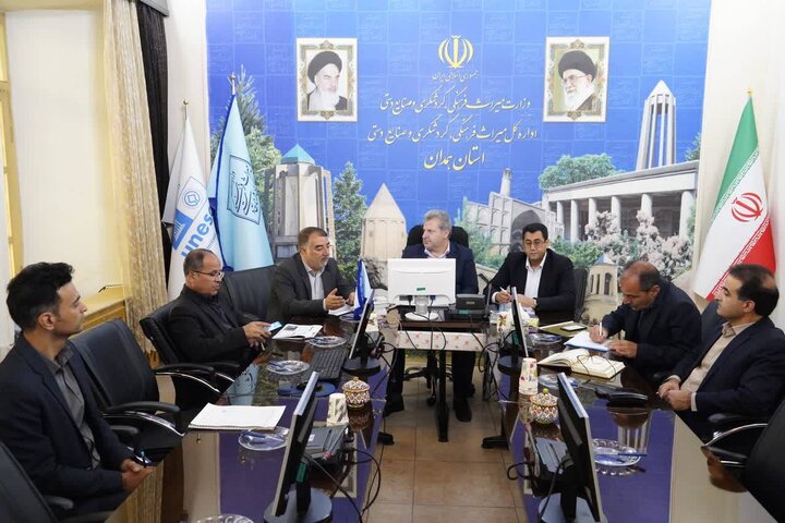 جلسه ستاد درآمد استان همدان