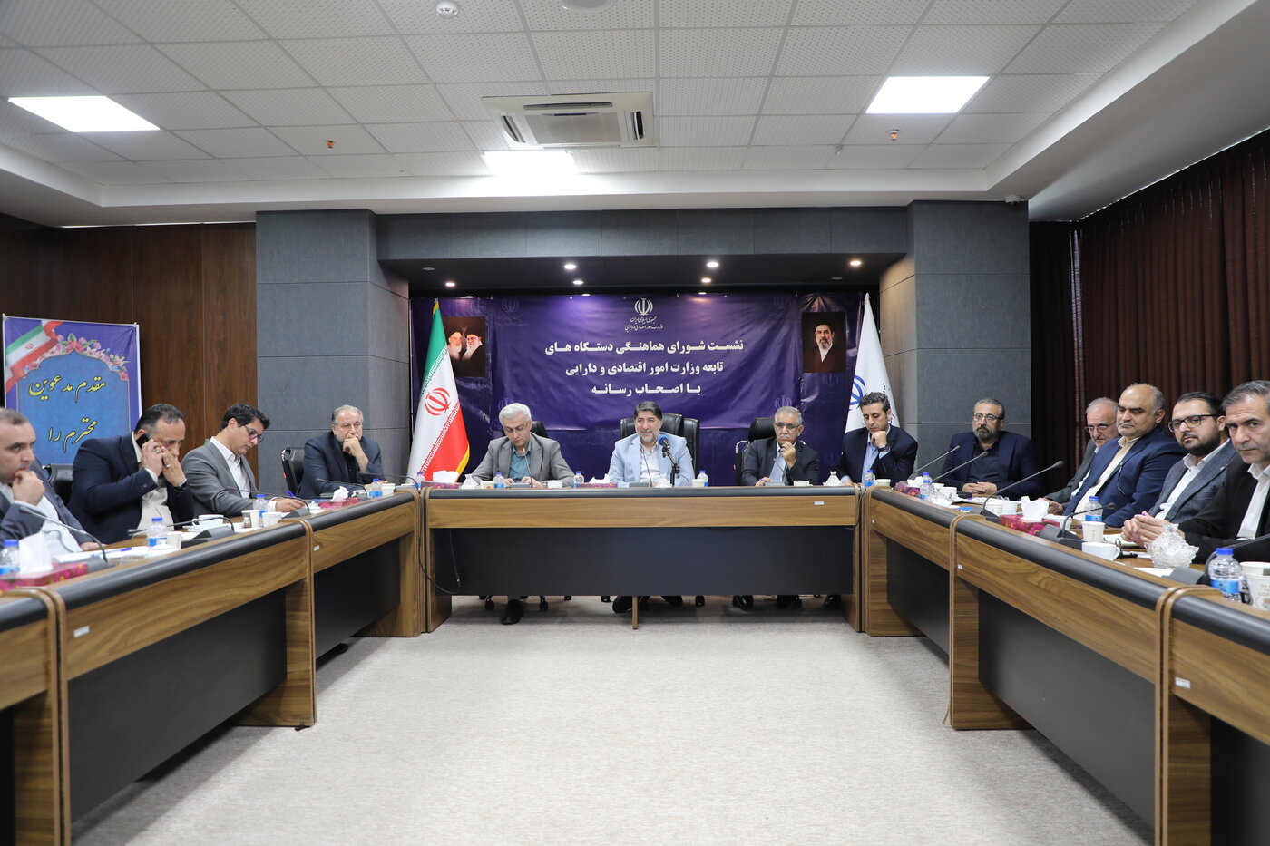 از کشف و تعیین تکلیف ۵۴ خودروی لوکس قاچاق به ارزش ۴ هزار و ۸۰ میلیارد ریال خبر داد و از انهدام ۴۵۰ دستگاه ماینر و ۱۸ تن کالای غیرمجاز در استان گفت.