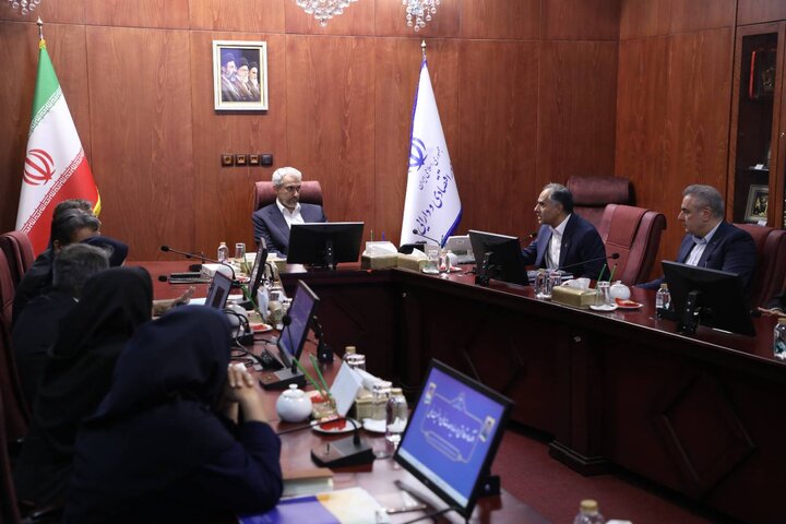 جلسه ارائه گزارش عملکرد بانک های تحت مدیریت بانک تجارت