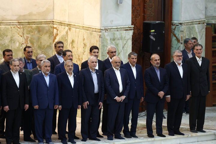 تجدید میثاق رئیس جمهور و اعضای هیئت دولت با آرمان‌های امام راحل