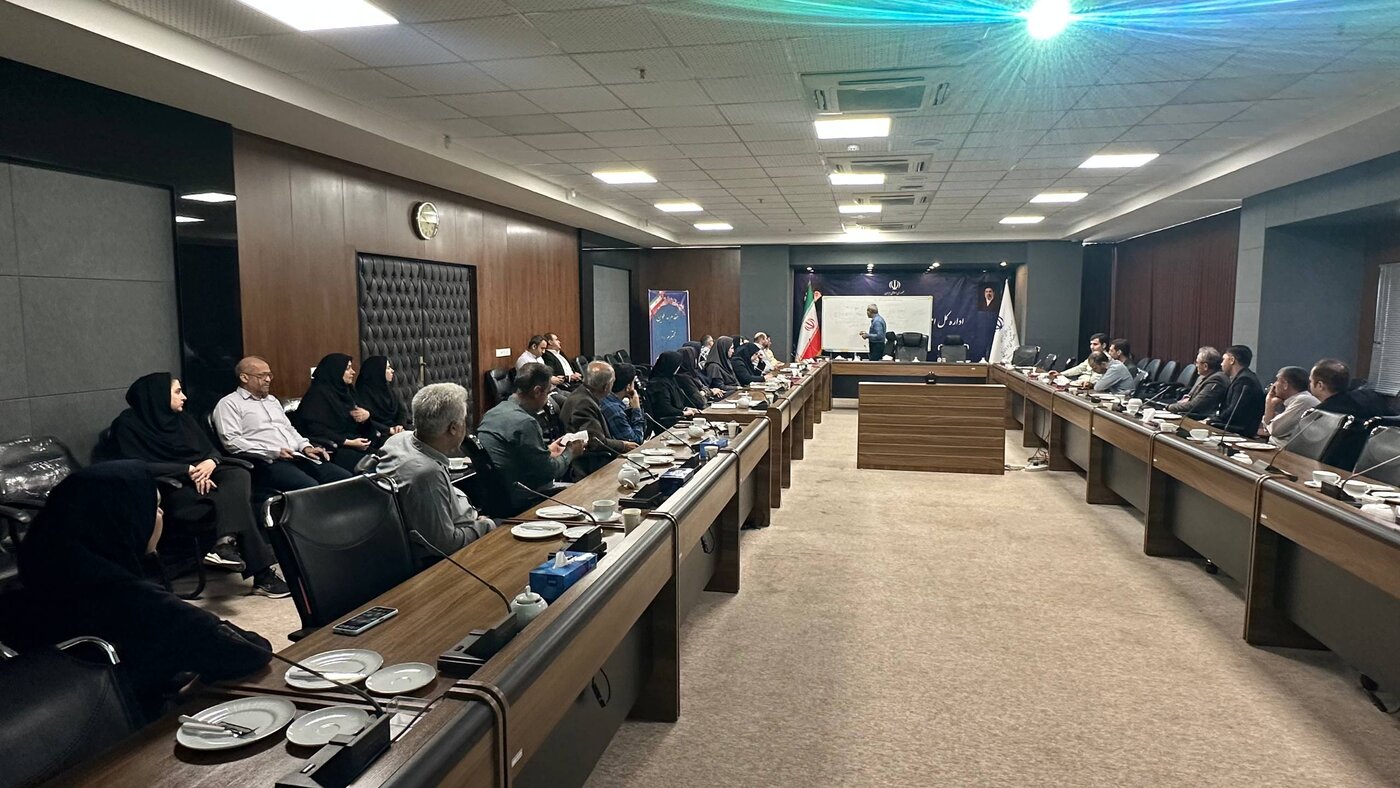 نشست آموزشی «نشاط در خانواده، موفقیت در اداره» در اداره کل امور اقتصادی و دارایی گلستان برگزار شد