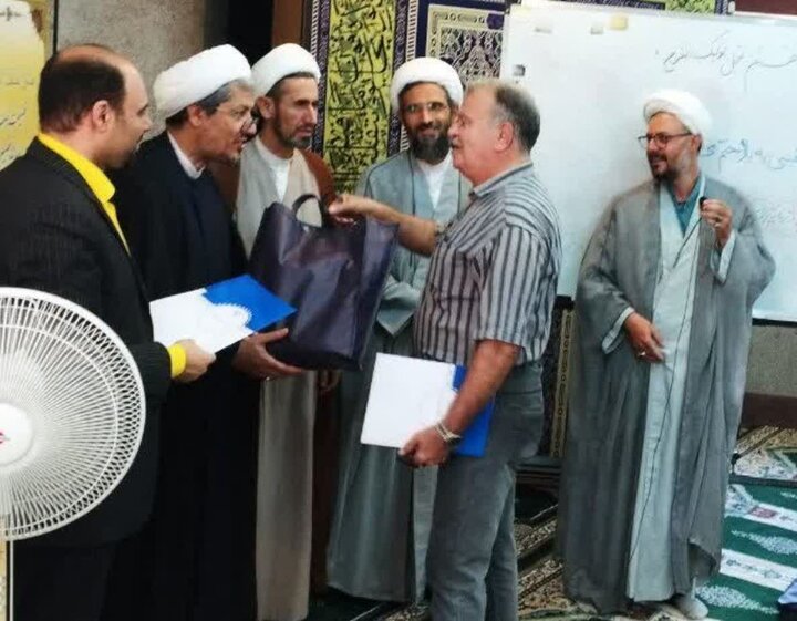 آلبوم تصویری مراسم تجلیل از آزادگان در اداره کل با حضور دبیر و مسئولانی از ستاد اقامه نماز استان