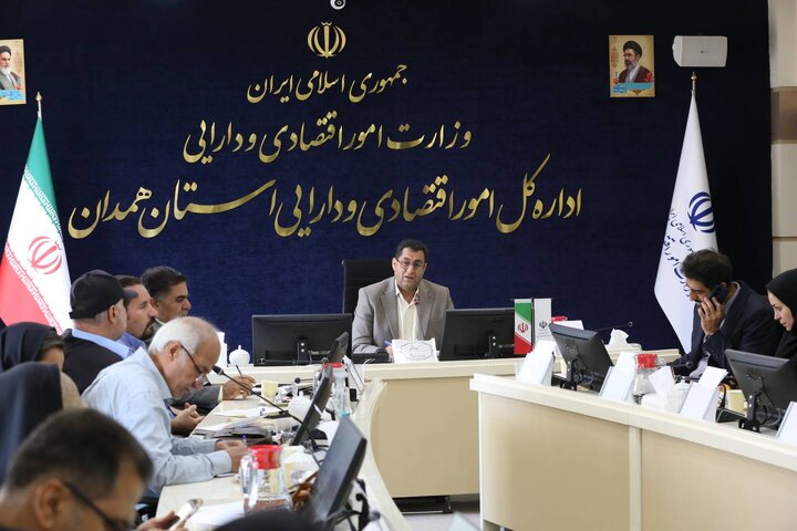 نشست خبری نماینده وزیر اقتصاد در استان با اصحاب رسانه به مناسبت هفته دولت