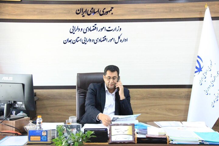 گفت‌وگوی تلفنی مدیرکل امور اقتصادی و دارایی استان همدان با برنامه رادیویی «دریچه»