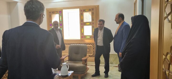 آلبوم تصویری تبریک روز کارمند به همکاران گرانقدر توسط معاونان محترم