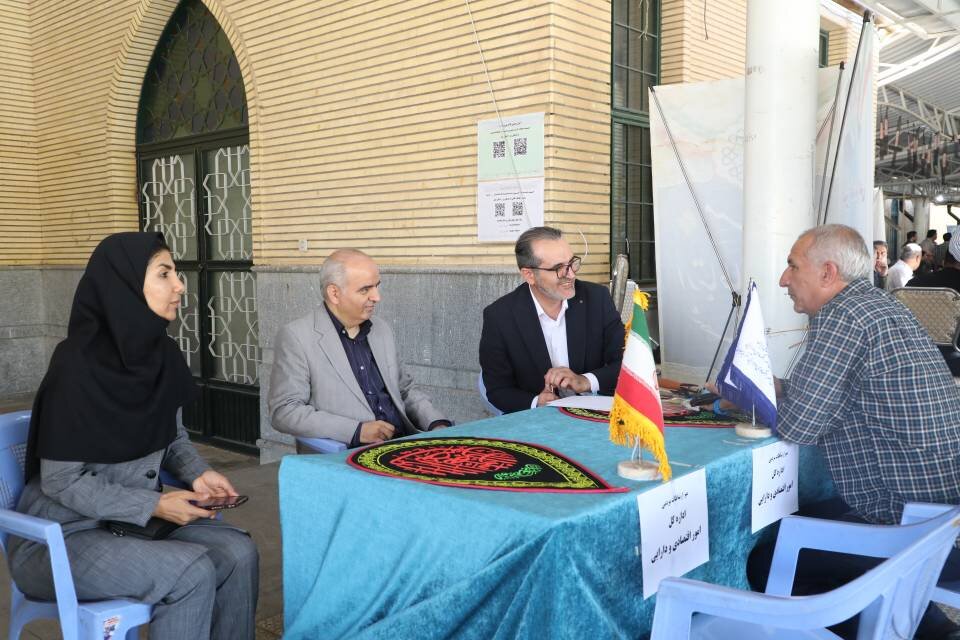میز ارتباطات مردمی اداره کل امور اقتصادی و دارایی آذربایجان‌غربی در مصلای آذربایجان غربی به مناسبت هفته دولت