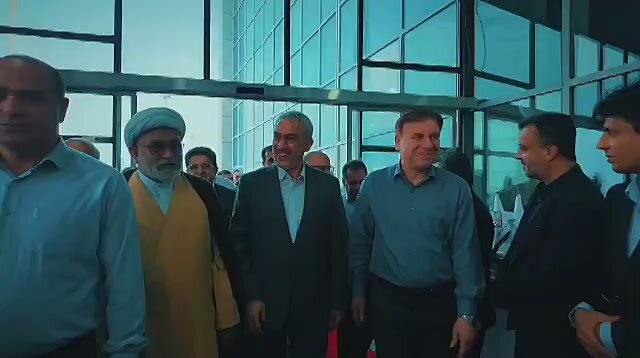 مقارن با هفته دولت، در عسلویه صورت گرفت:
بازدید وزیر اقتصاد از " پتروشیمی مبین انرژی خلیج‌فارس"، فازهای 4 و 5 پالایشگاه سوم پارس جنوبی و طرح سرمایه‌گذاری خارجی تولید مشتقات نفتی و بنزینی