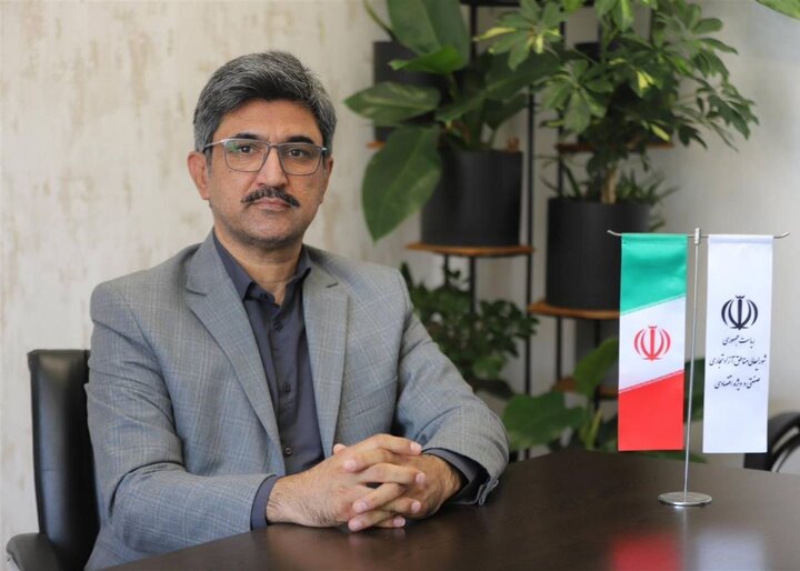 با پیگیری دبیرخانه شورایعالی، نخستین پلاک ملی برای خودروی منطقه آزاد اروند صادر شد